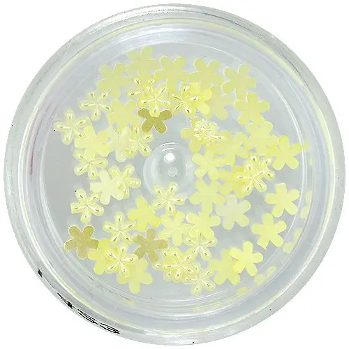 Light yellow pearl flowers